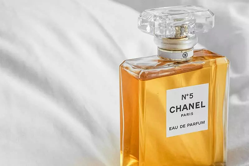 💥 ¡OFERTA IMPERDIBLE: 3 PERFUMES INTERNACIONALES POR PRECIO DE 1! 💥 ¡Llévate JADORE, CHANEL 5 Y LA VIE EST BELLE CON HASTA 70% DE DESCUENTO!